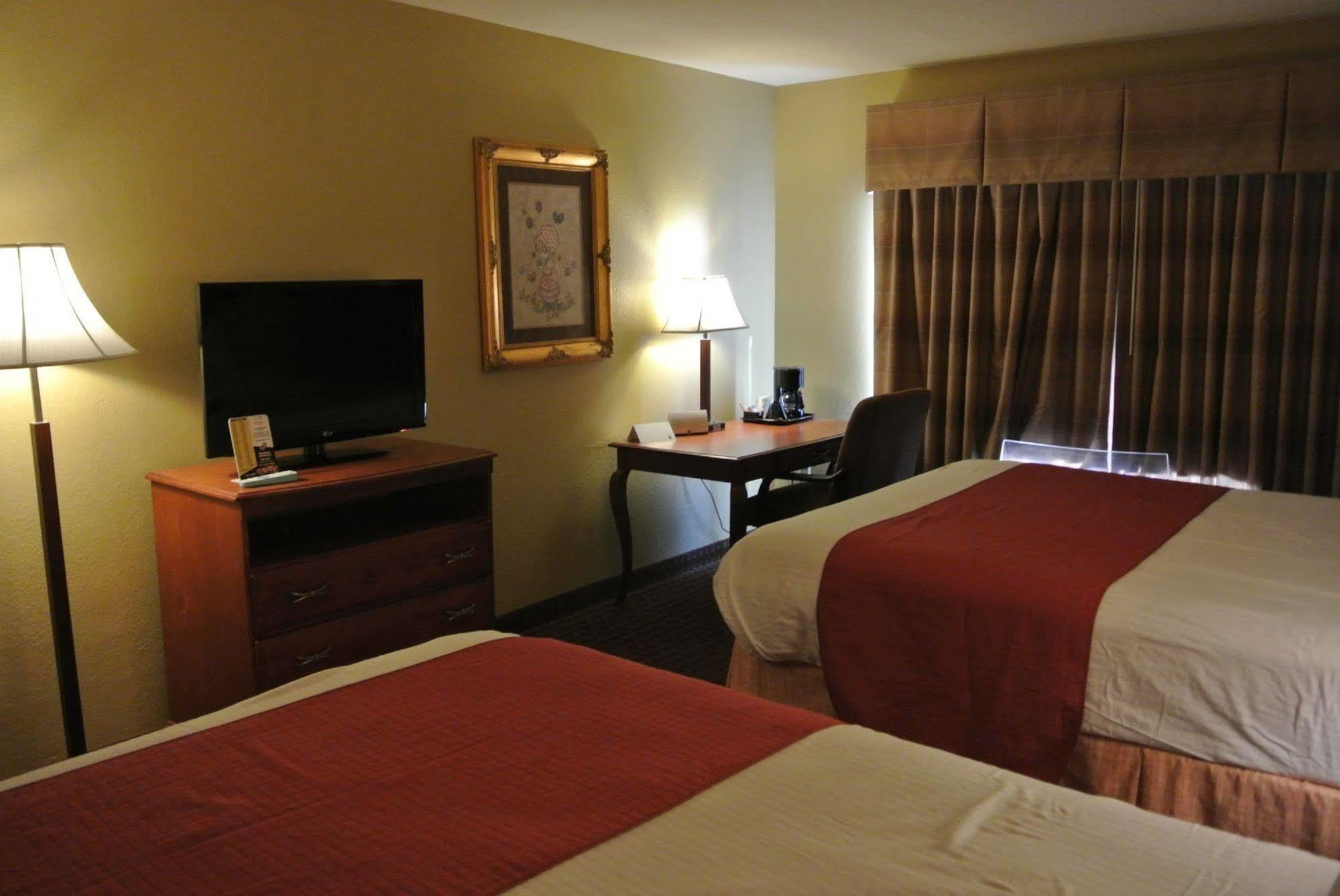 Quality Inn & Suites Carthage Exterior foto